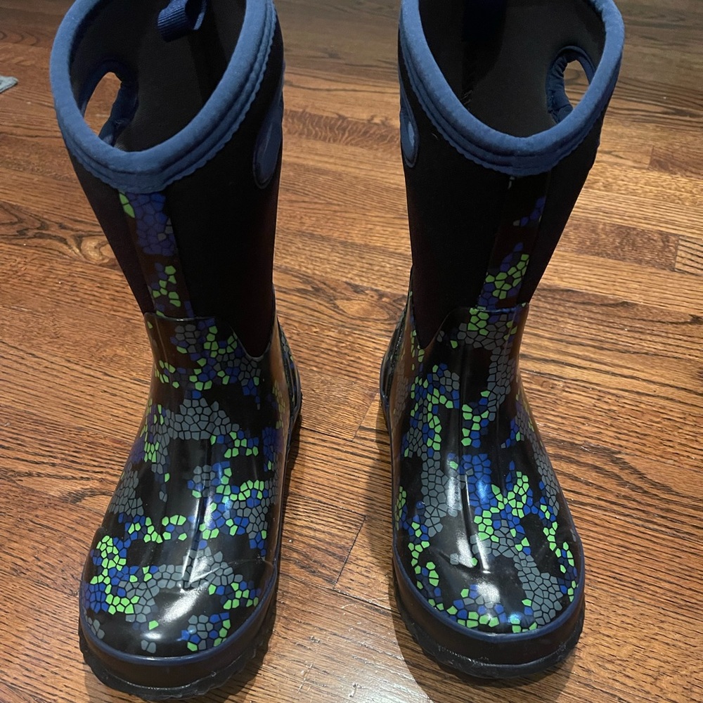Bogs boots size 5